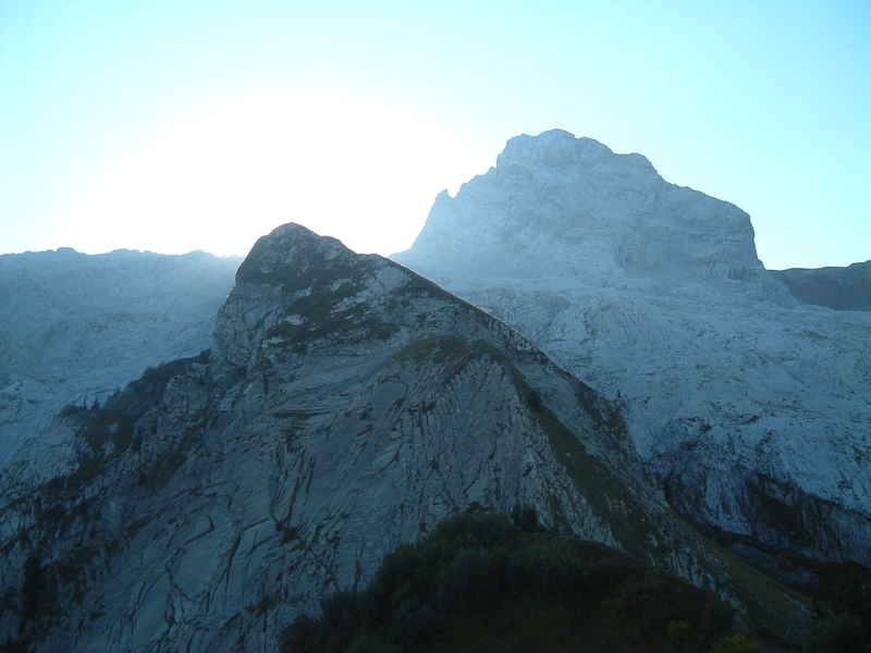 Levé de soleil dernière la Pointe Percée
